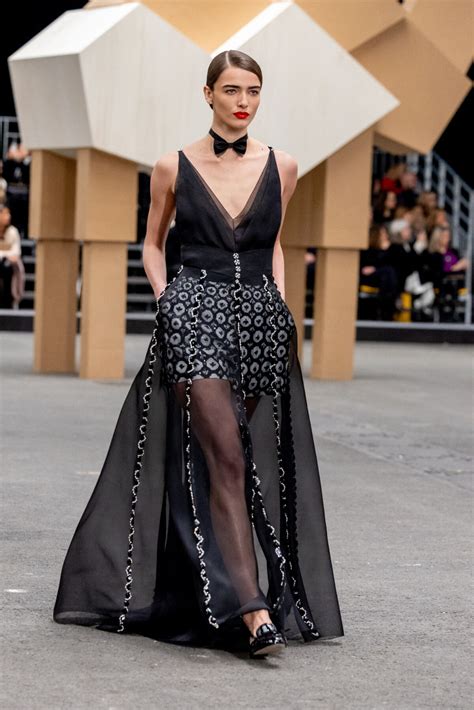 défilé chanel printemps été 2023